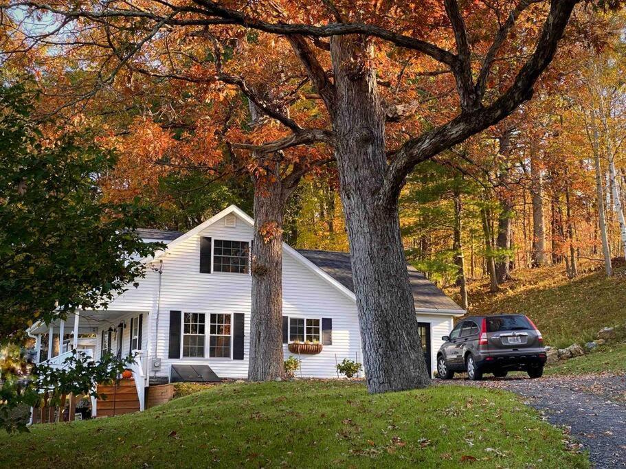Cozy Cottage, Hot Tub, Fire Pit, 15Min To Hudson And Hiking Catskill Dış mekan fotoğraf