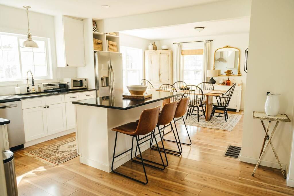 Cozy Cottage, Hot Tub, Fire Pit, 15Min To Hudson And Hiking Catskill Dış mekan fotoğraf