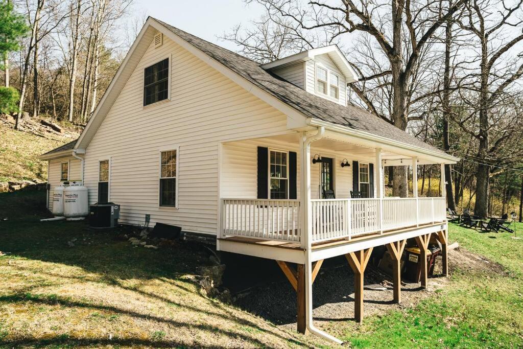 Cozy Cottage, Hot Tub, Fire Pit, 15Min To Hudson And Hiking Catskill Dış mekan fotoğraf