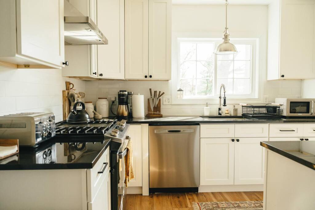Cozy Cottage, Hot Tub, Fire Pit, 15Min To Hudson And Hiking Catskill Dış mekan fotoğraf
