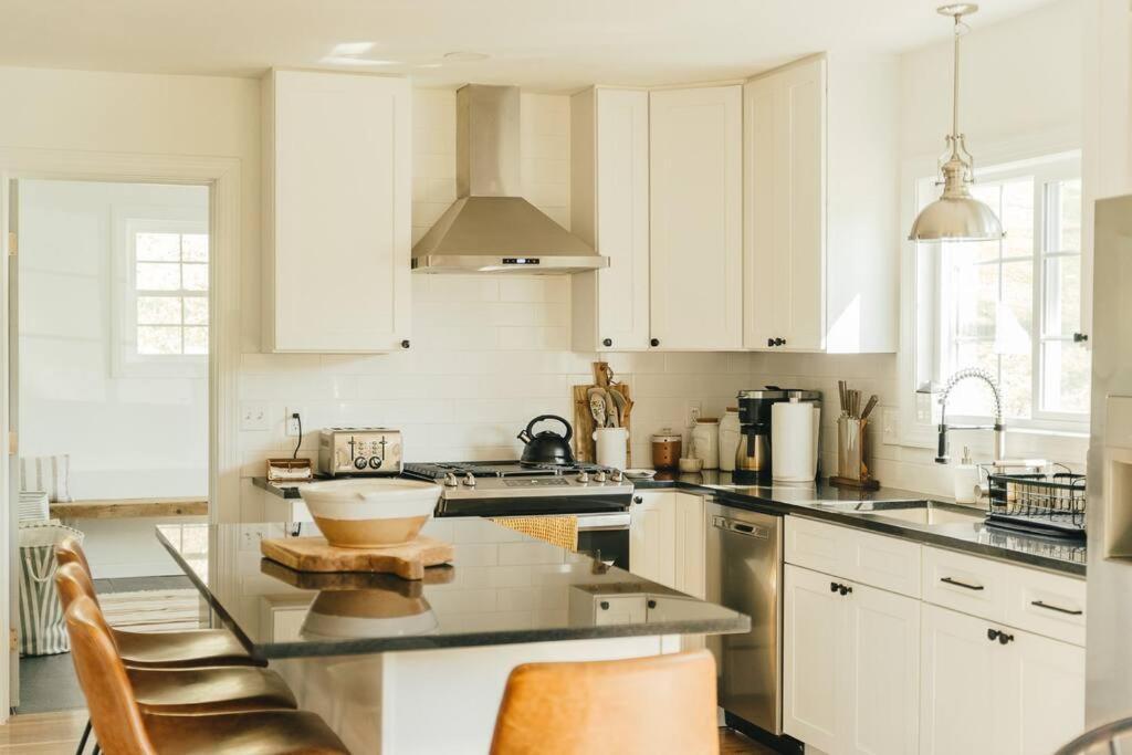 Cozy Cottage, Hot Tub, Fire Pit, 15Min To Hudson And Hiking Catskill Dış mekan fotoğraf