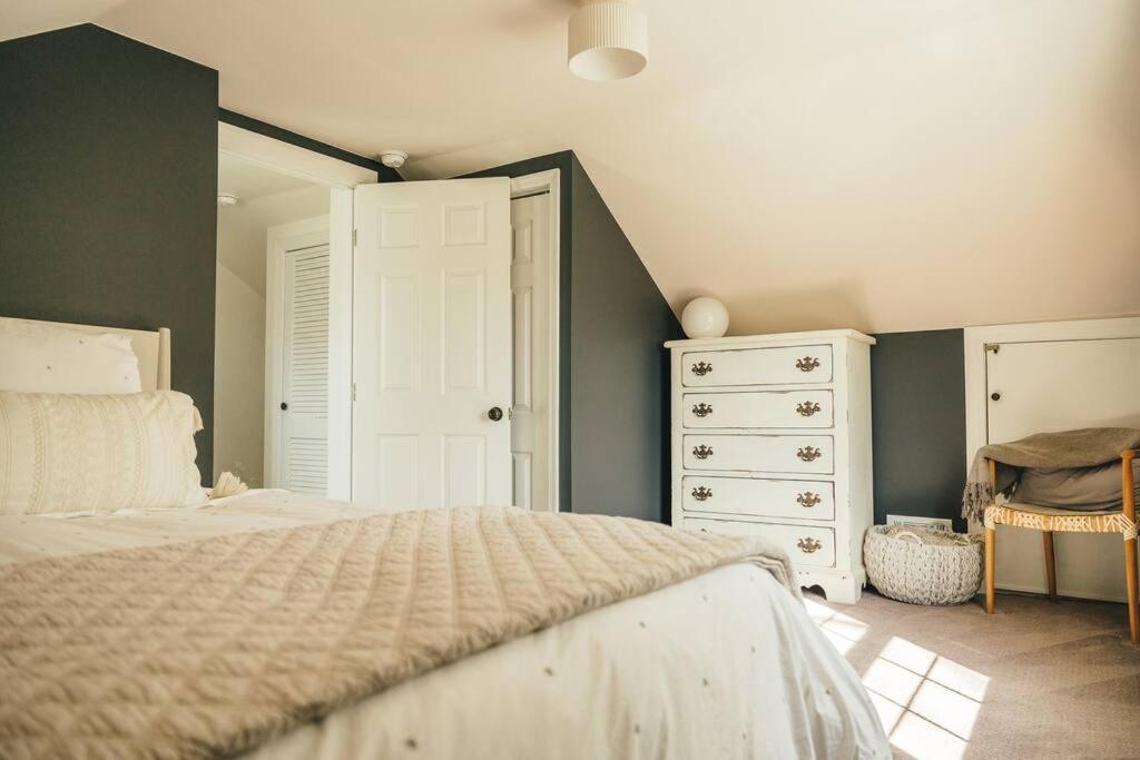 Cozy Cottage, Hot Tub, Fire Pit, 15Min To Hudson And Hiking Catskill Dış mekan fotoğraf
